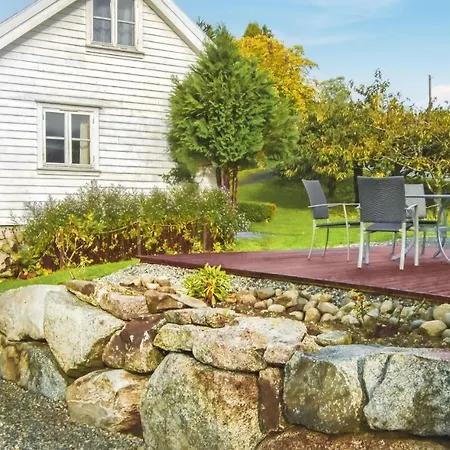 Awesome In Skiftun With House Sea View Holiday home